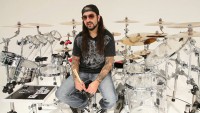 Култовият барабанист Майк Портной превзема сцената на Kavarna Rock 2015 с невиждан сет барабани