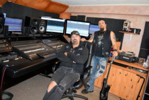 ADRENALINE MOB приключват работа по нов албум