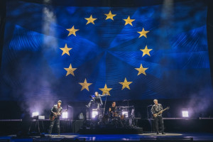 U2 стъпват в Европа
