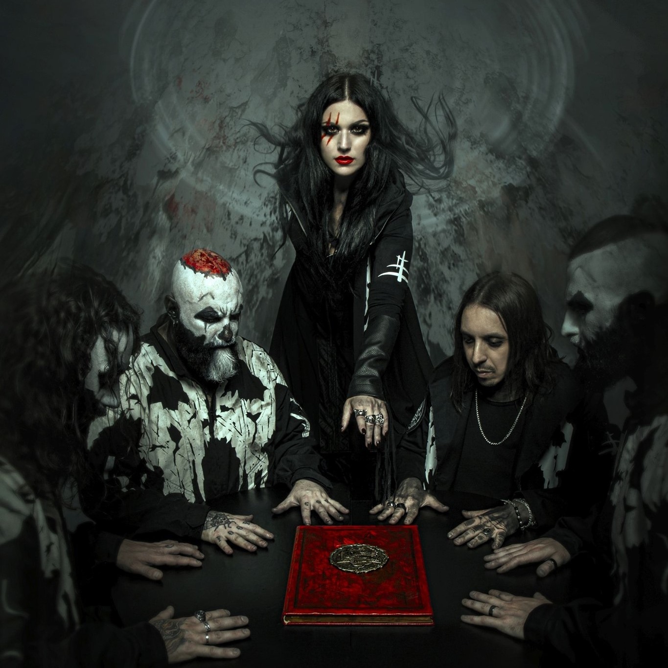 Лакуна коил. Lacuna coil 2023 год. Группа lacuna coil. Андреа ферро lacuna coil. Lacuna coil black anima 2019.