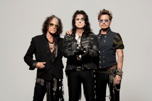 Johnny Depp, Alice Cooper и Joe Perry (Aerosmith) на една сцена в Арена Армеец